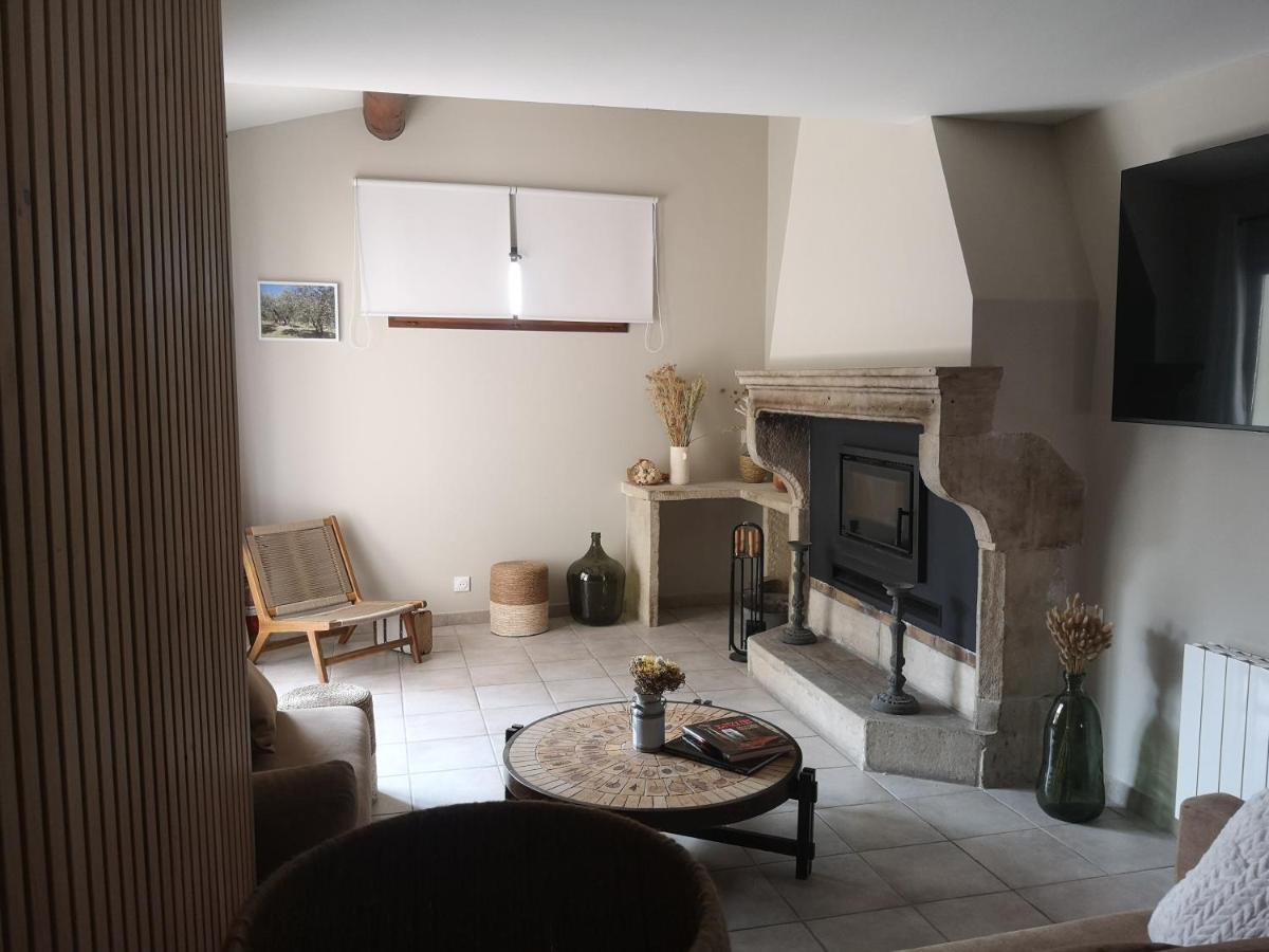 Drome Provencale Maison Familiale Calme Dans Village Valreas Luaran gambar