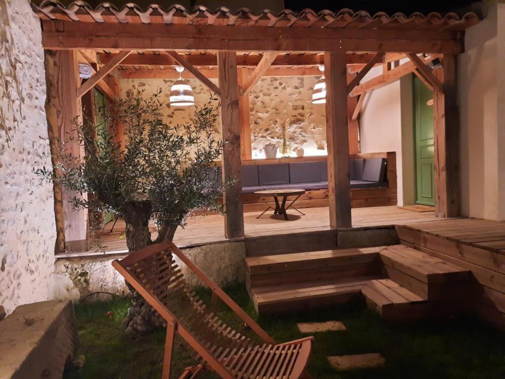 Drome Provencale Maison Familiale Calme Dans Village Valreas Luaran gambar