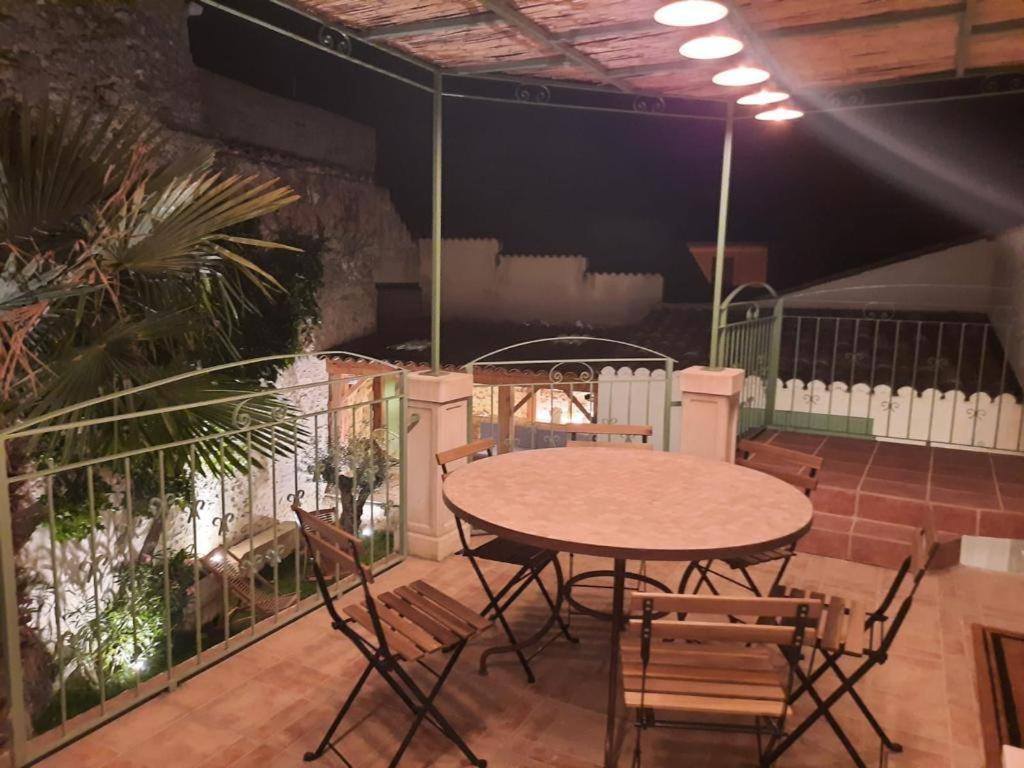 Drome Provencale Maison Familiale Calme Dans Village Valreas Luaran gambar